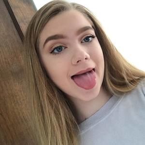 Meet your Posher, Elle